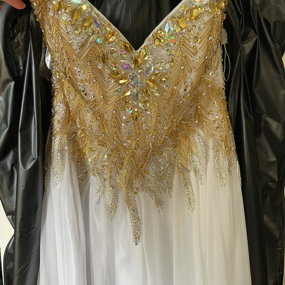 Riva Designs Grad Formal Dress - Picture 3 of 4